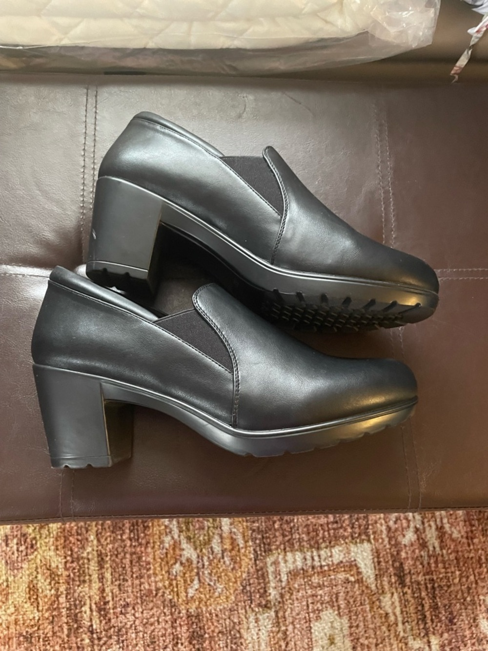 Dream Pairs Black Slip-On heels - Picture 2 of 4